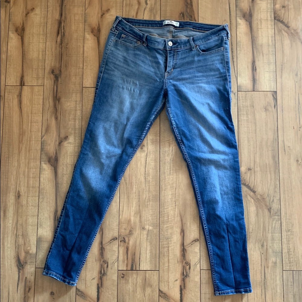 Jeans with wrips